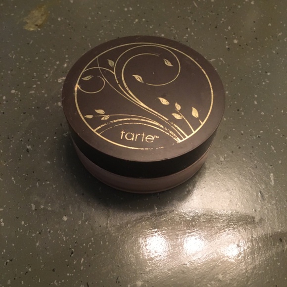Tarte Amazonian Clay Powder Foundation in Light Beige - Picture 8 of 8